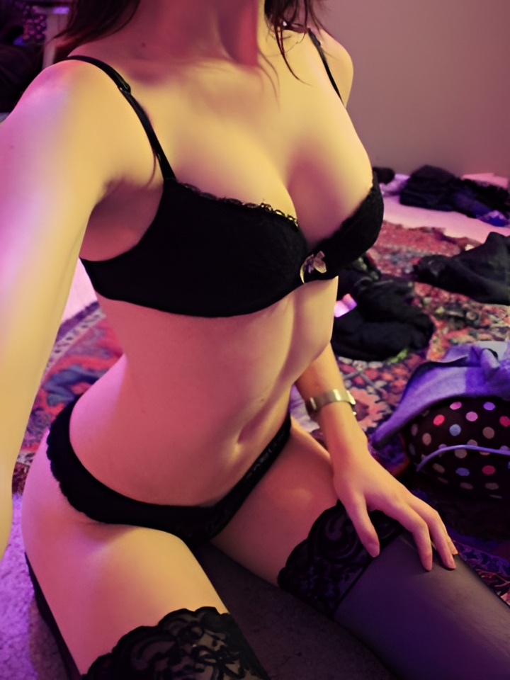 Бронислава привлекальеная девушка из Кондрово цена от 2500 руб