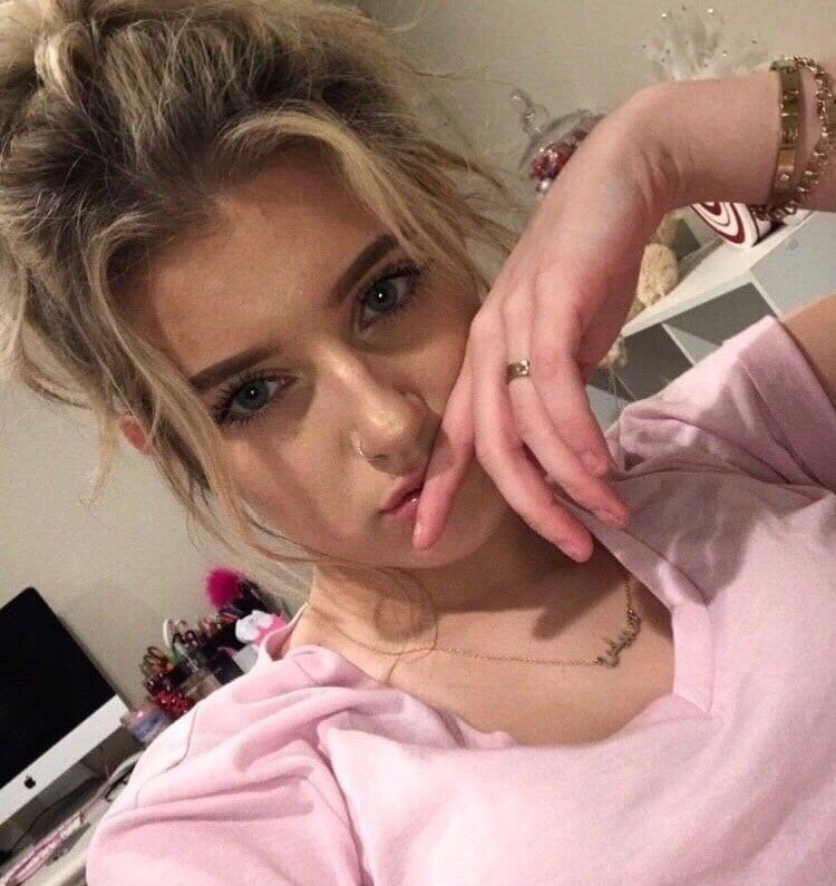 Ольга привлекальеная девушка из Кондрово цена от 3500 руб