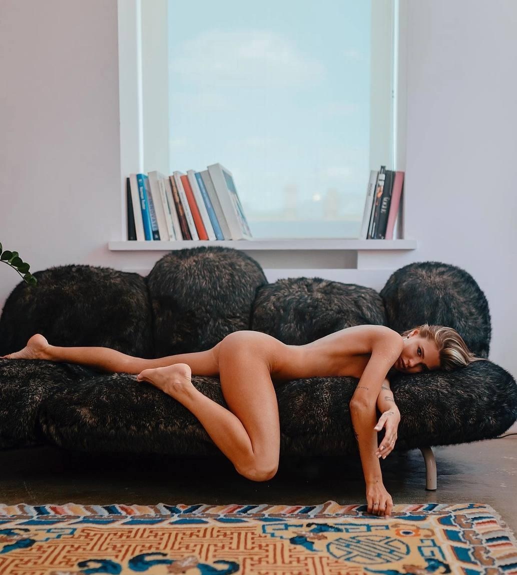 Юлия привлекальеная девушка из Кондрово цена от 8000 руб