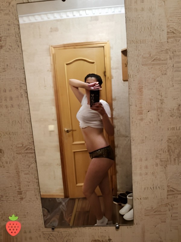 Алевтина привлекательная девушка из Кондрово цена от 3000 руб