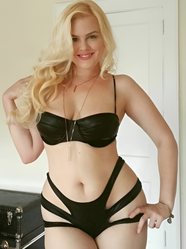 Ангелина привлекательная девушка из Кондрово цена от 10000 руб