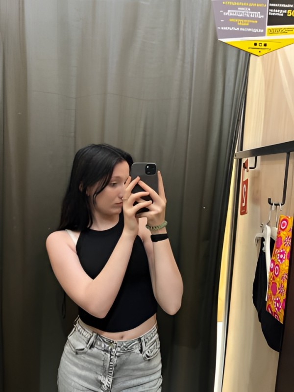 Элина привлекательная девушка из Кондрово цена от 3000 руб