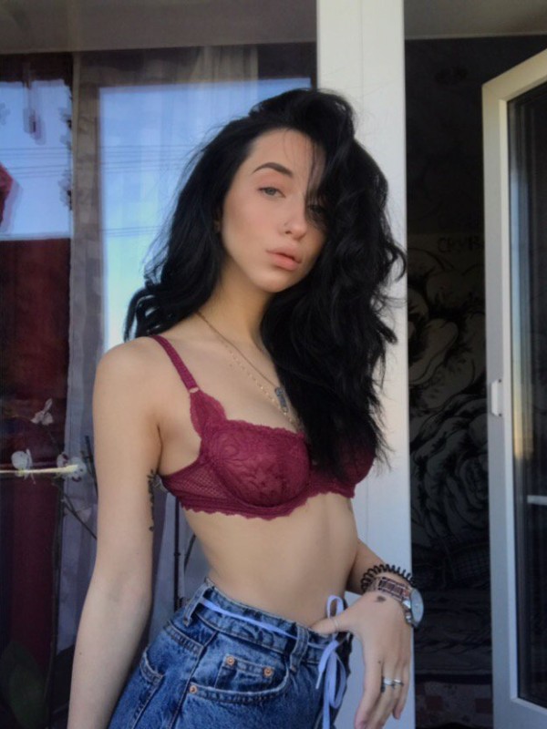 Надюша привлекательная девушка из Кондрово цена от 3000 руб