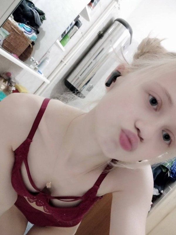 Регина привлекательная девушка из Кондрово цена от 3000 руб